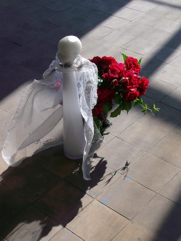 Gebranntes Kind mit Rosen diagonal